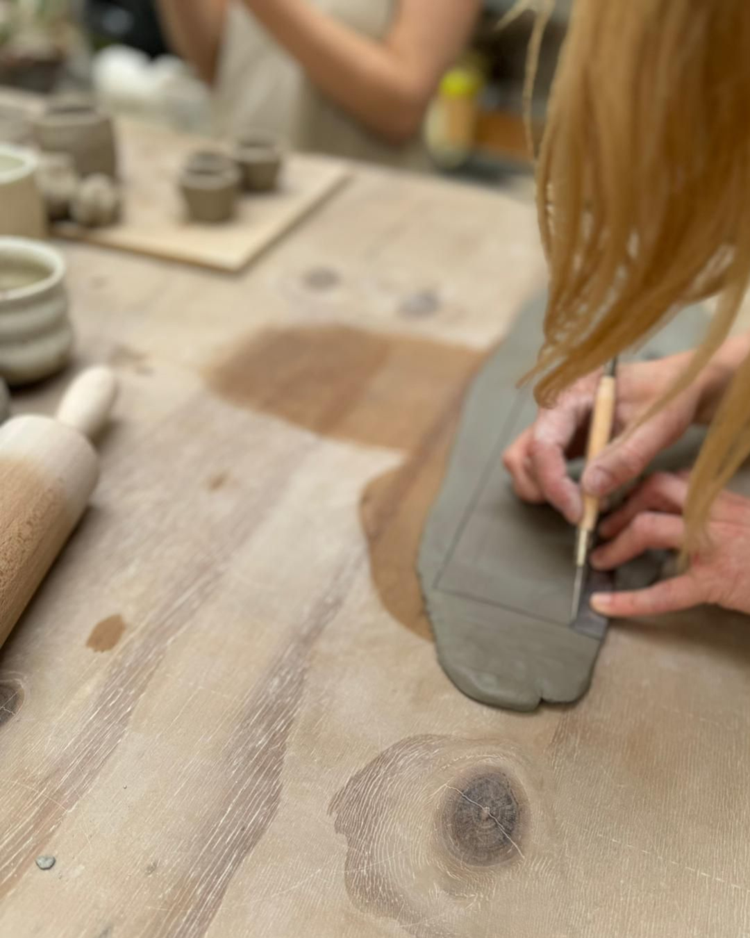 Workshop handvormen / zondag 9 november 2025 / 15:00 - 18:00
