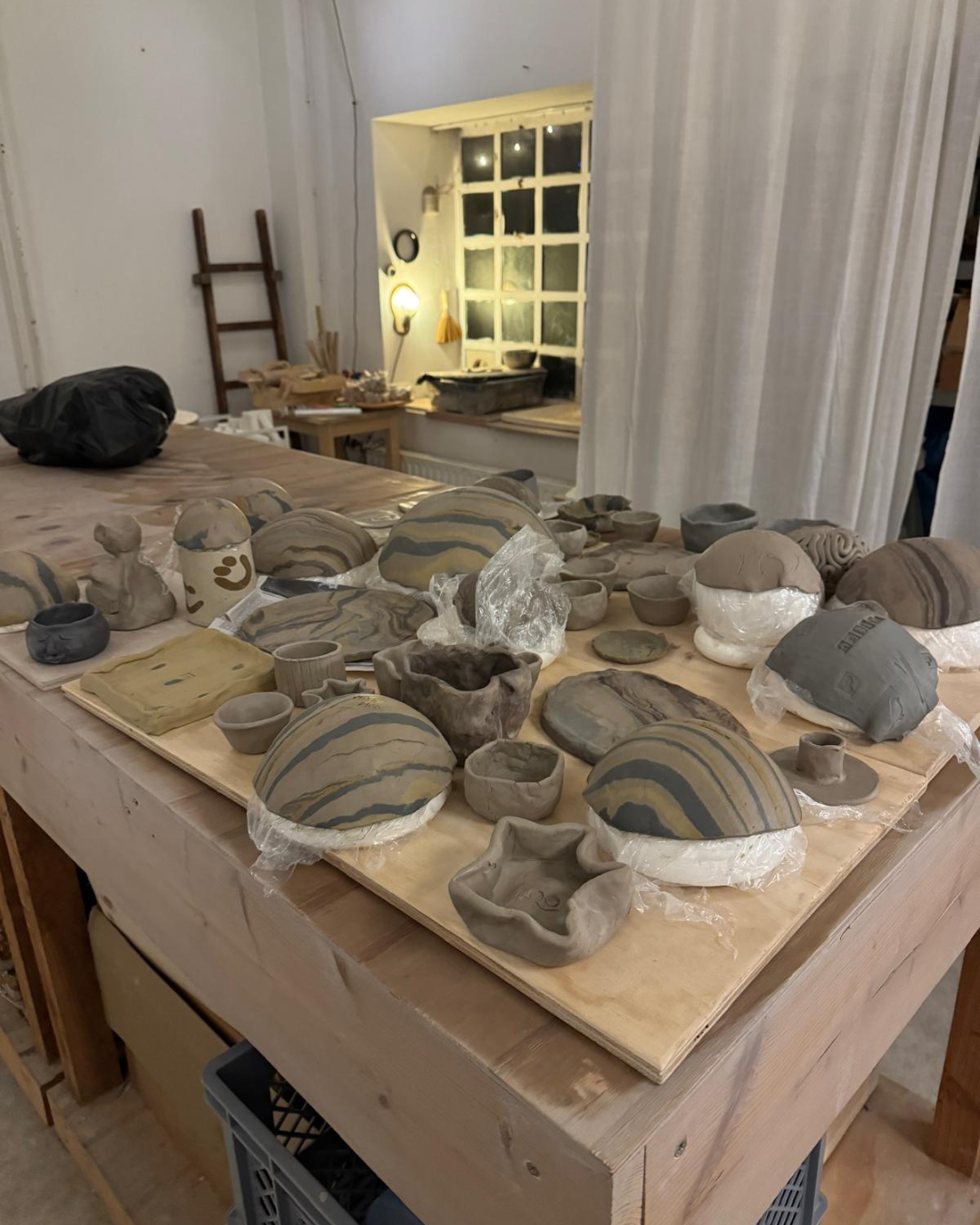 Workshop handvormen / zondag 9 november 2025 / 15:00 - 18:00