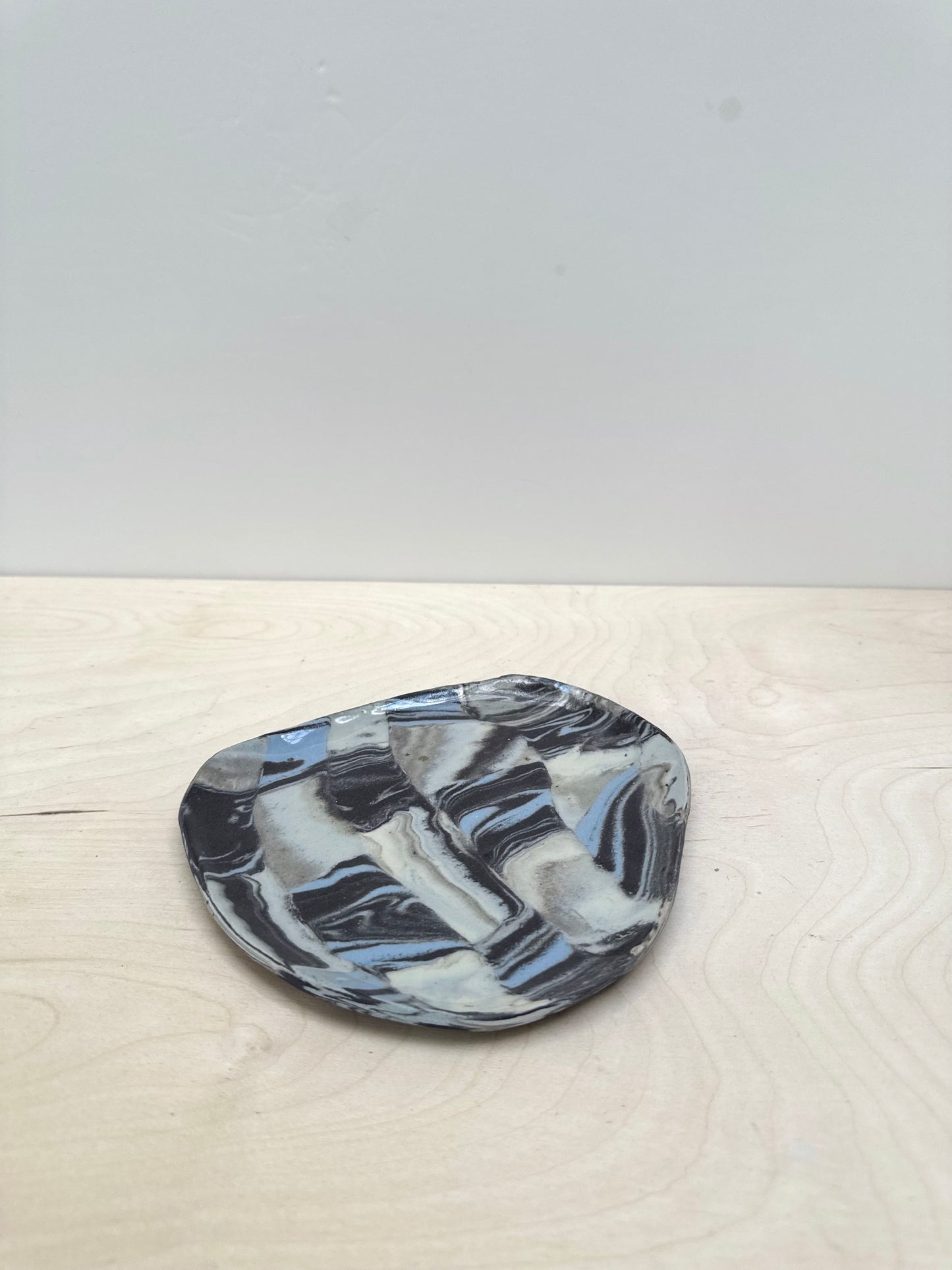 small plate checkered no.7