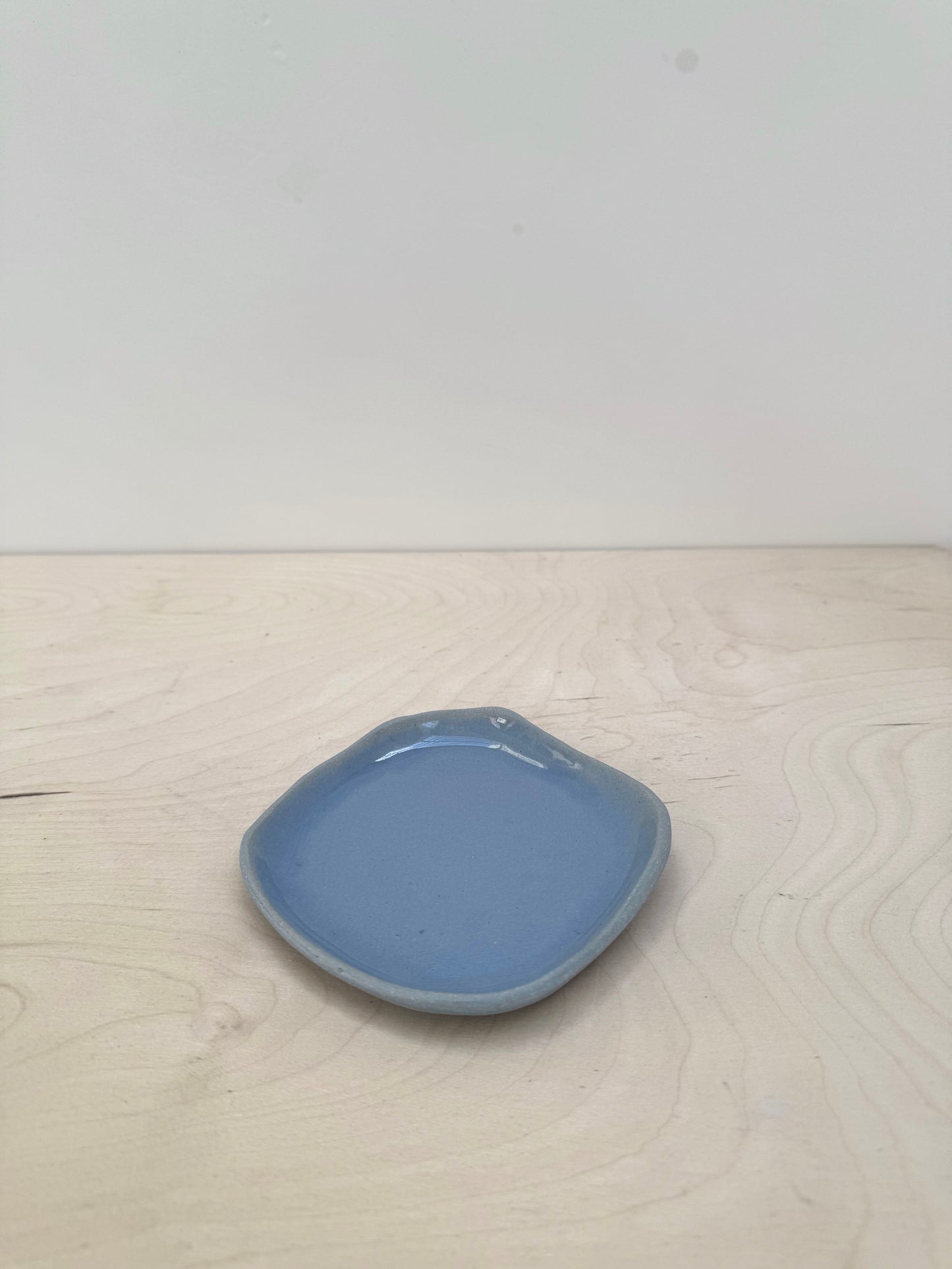 small plate in blue no.1