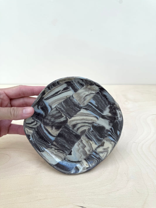 small plate checkered no.1