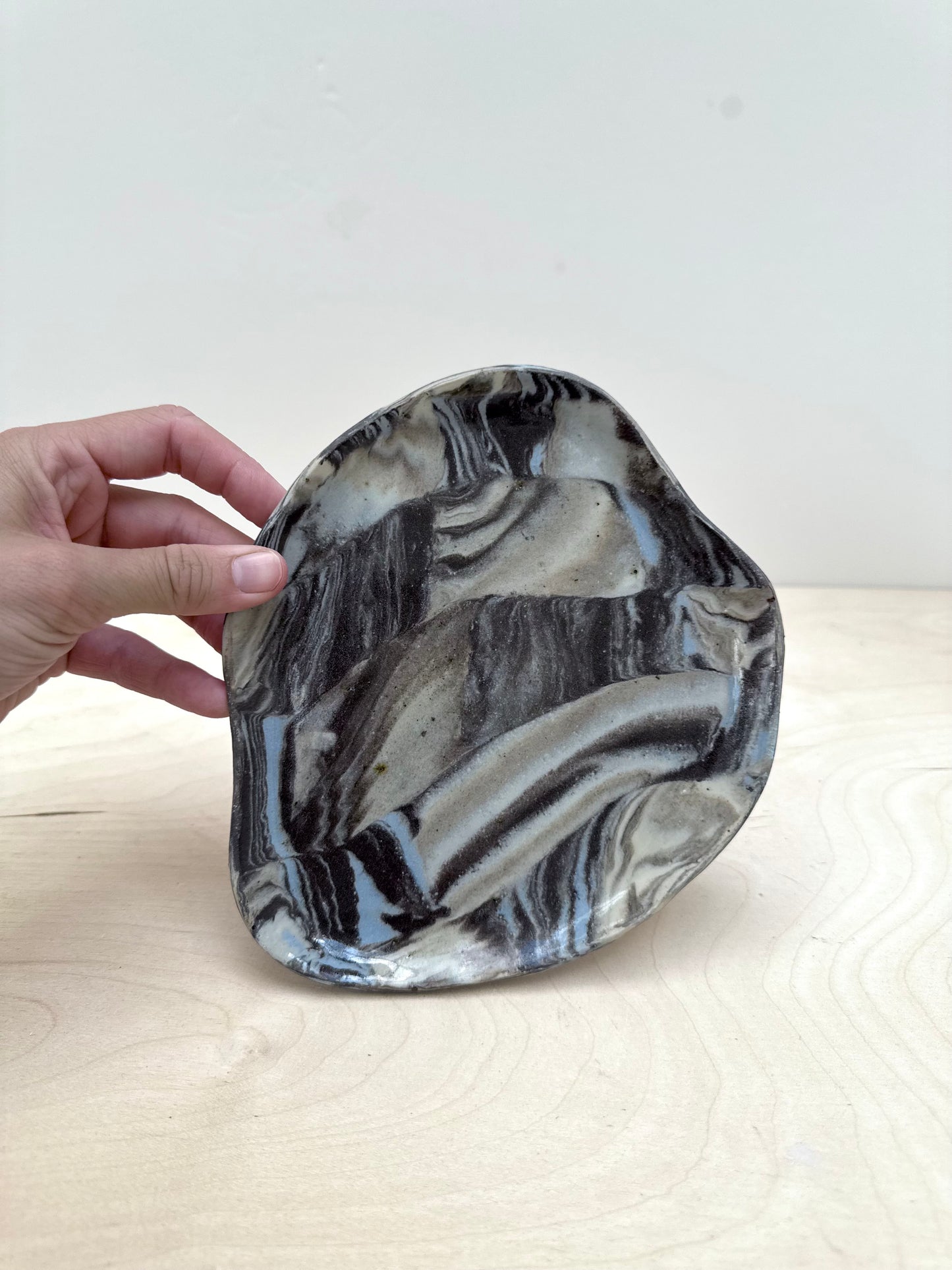 small plate checkered no.5