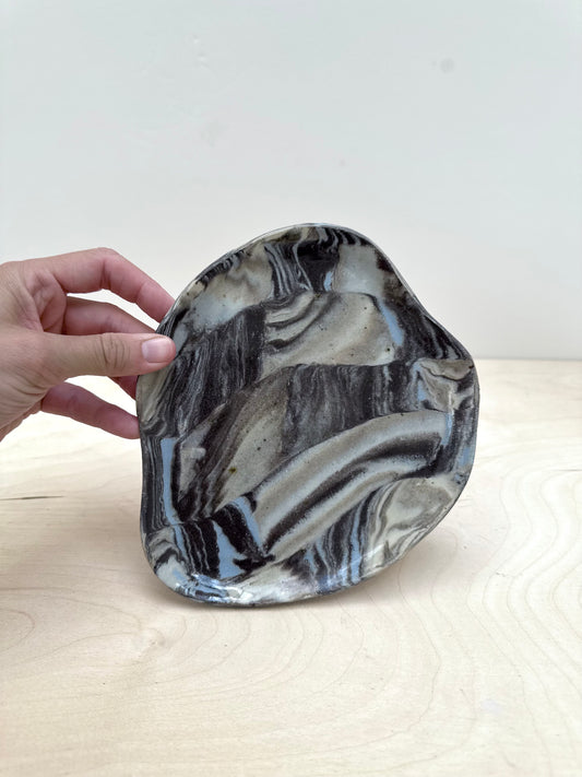 small plate checkered no.5