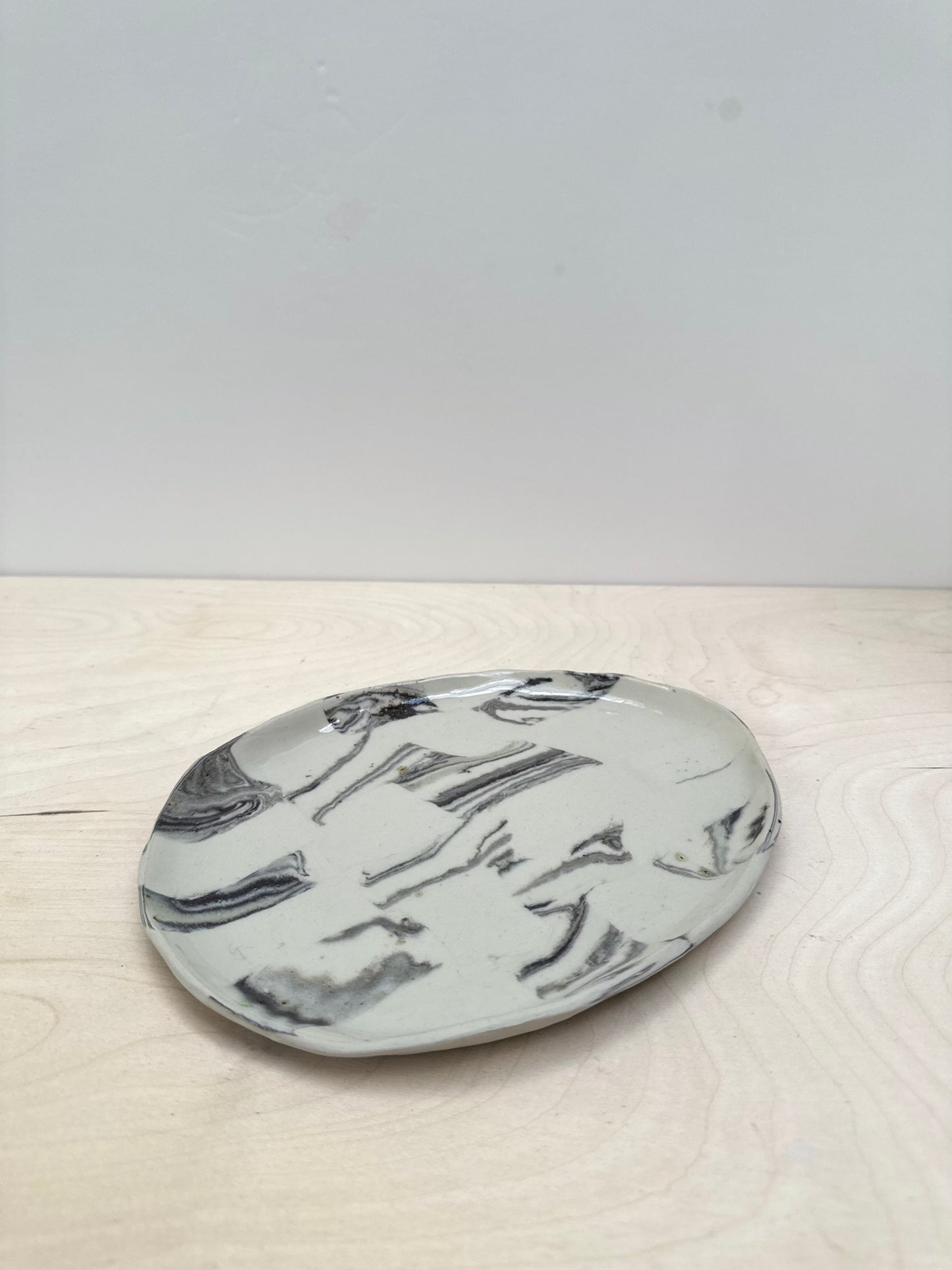 plate light checkered no.3