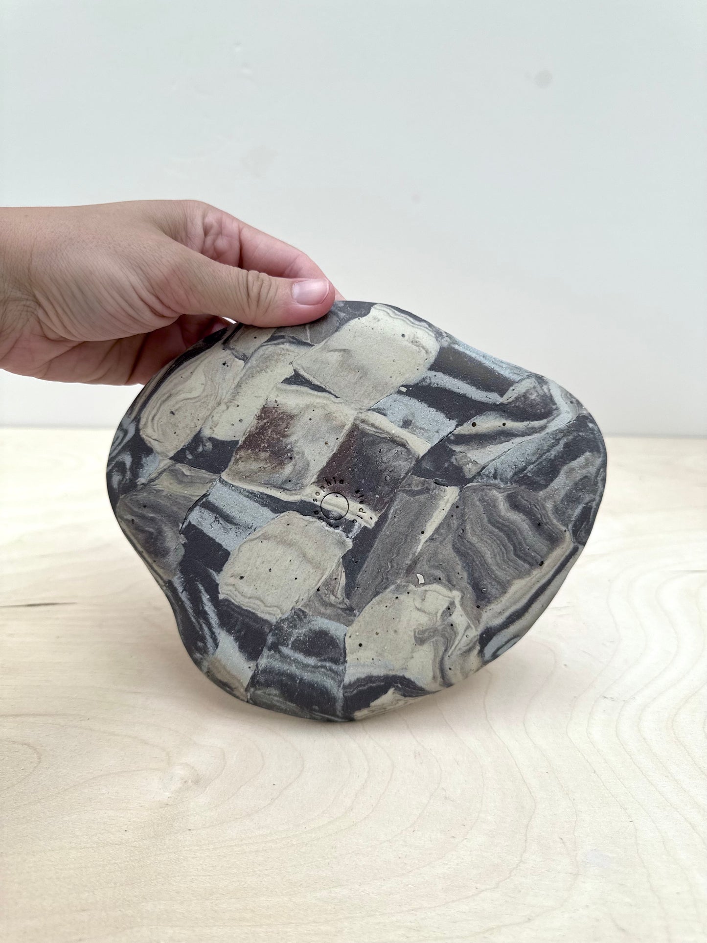 small plate checkered no.5