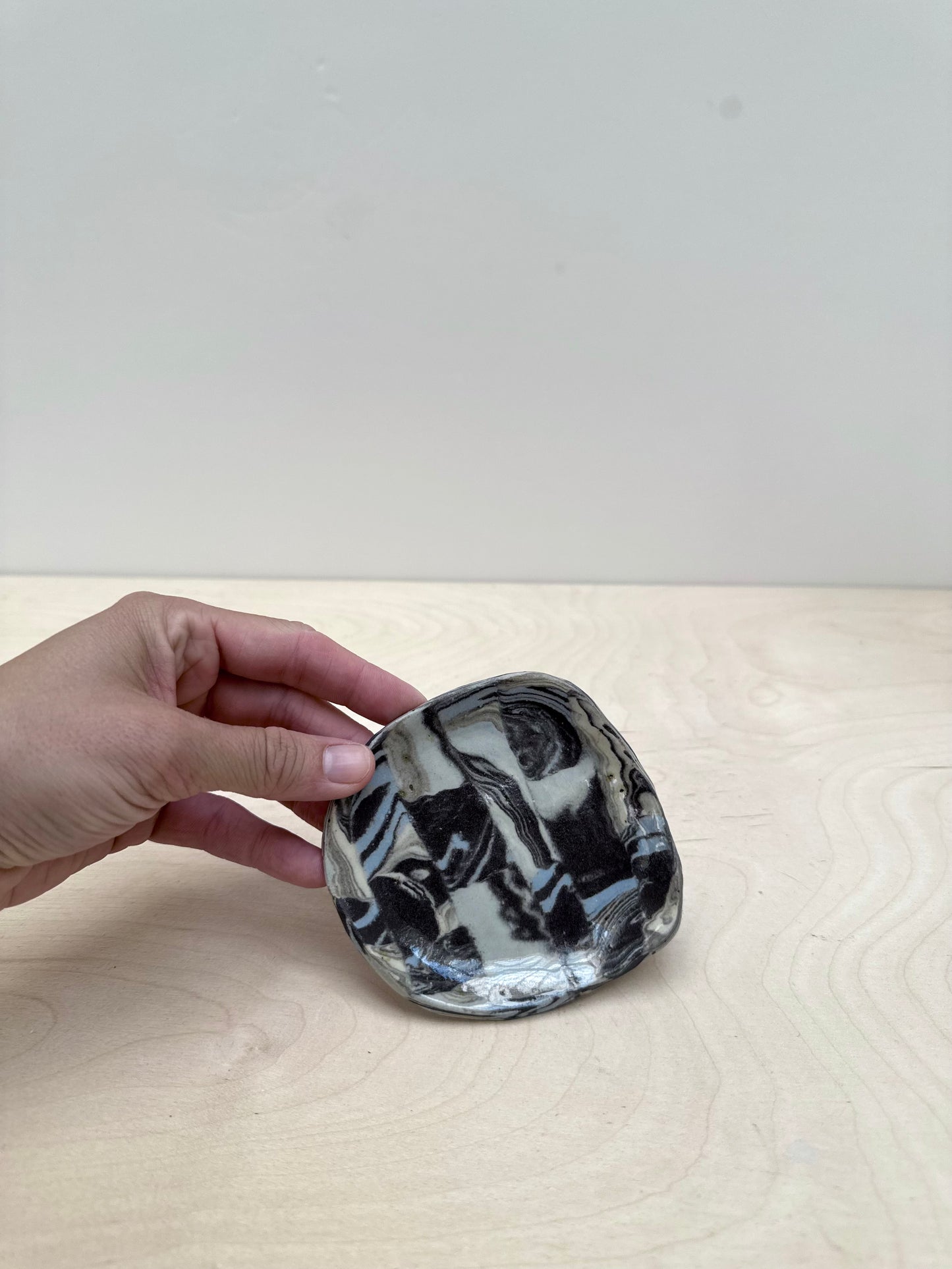 small plate checkered no.4