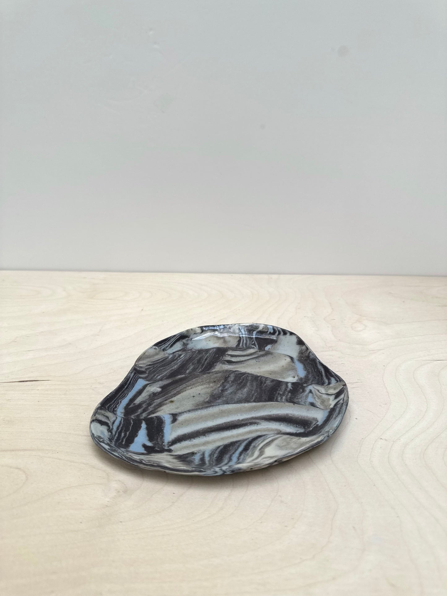 small plate checkered no.5